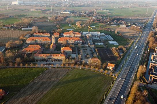 Warmtenet Roeselare: luchtfoto van de gemeente Sint-Idesbald