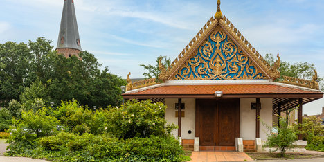 Sala Thai tempel in Koekelare, een vermomde elektriciteitskabine 