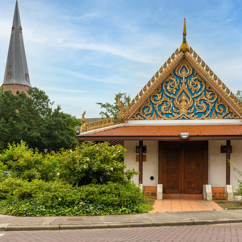 Sala Thai tempel in Koekelare, een vermomde elektriciteitskabine 